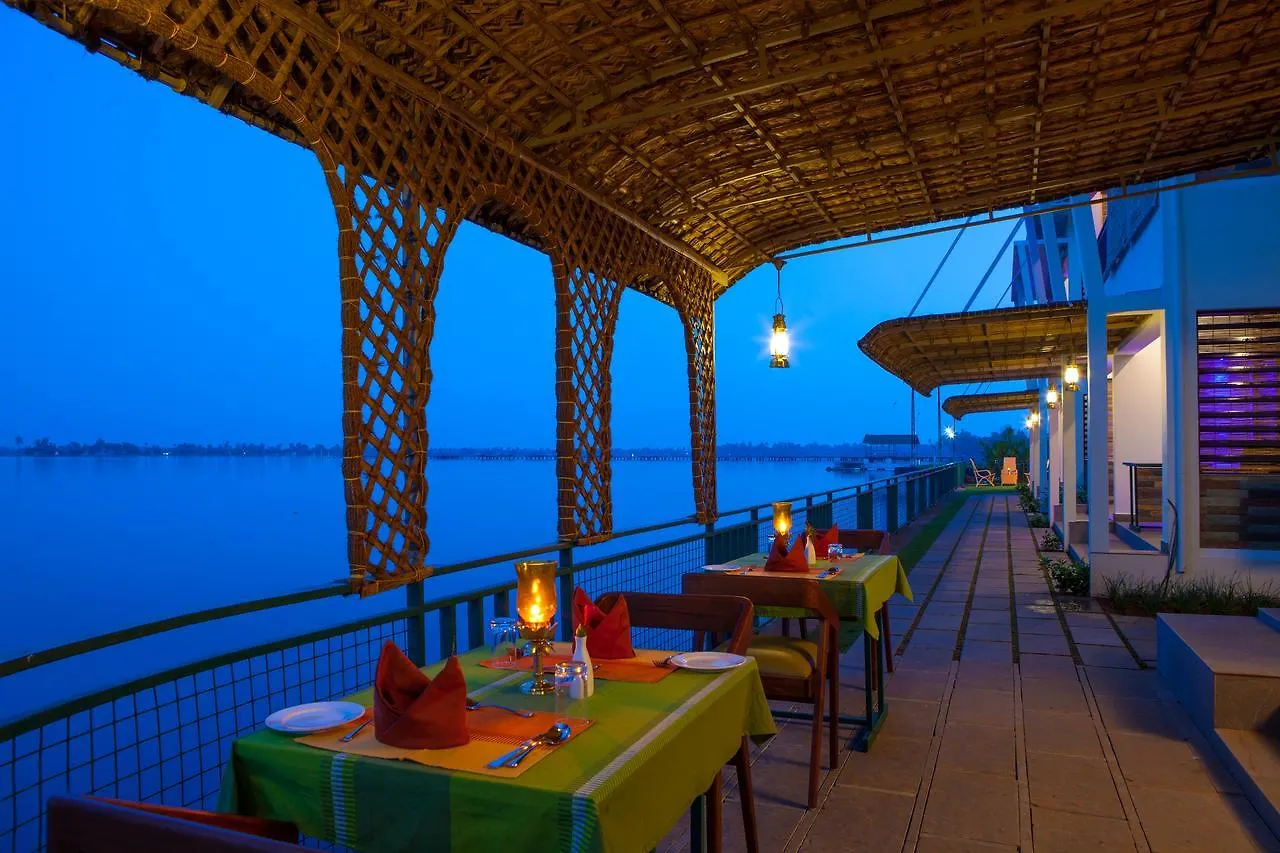 Miras Pmc Lakeshore Resort 3*, Alappuzha India